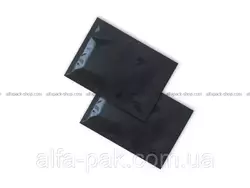 Влажные салфетки в черной индивидуальной упаковке Влажные салфетки в черной индивидуальной упаковке